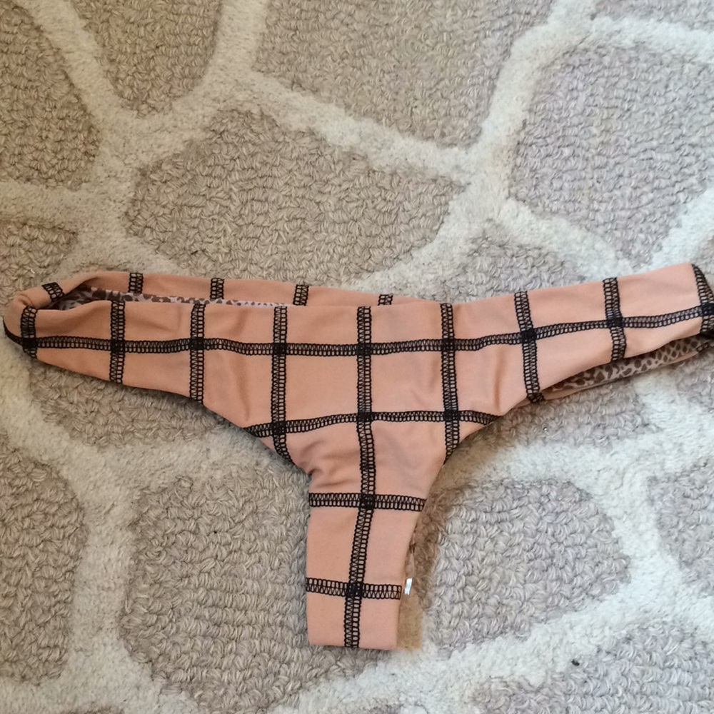 small acacia ho'okipa topless/ storm stitch bottom
